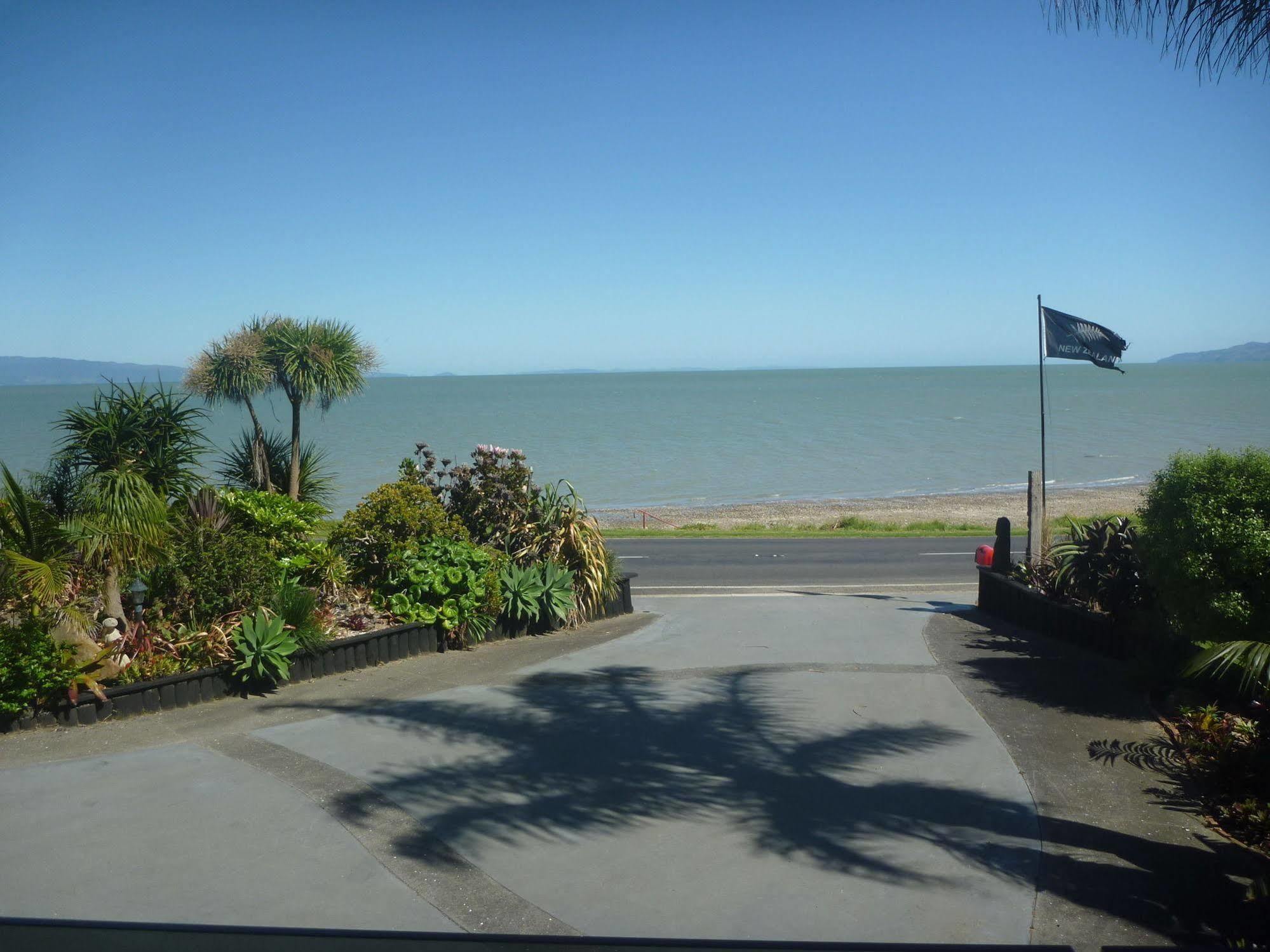 Pohutukawa Coast Bnb Te Puru Extérieur photo